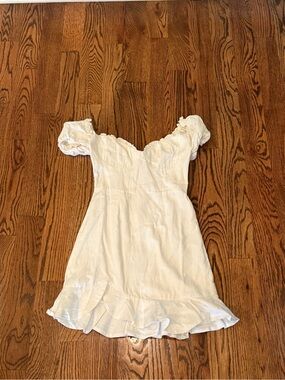 Selfie Leslie White Ruffle-Hem Casual Dress